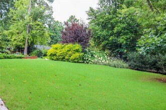 2305 Vistamont Dr in Decatur, GA - Building Photo - Building Photo