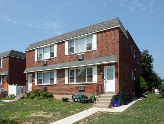 1005-1015 Cooke Ln in Norristown, PA - Building Photo - Building Photo