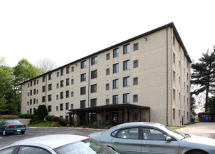 Shaler Oaks in Pittsburgh, PA - Foto de edificio - Building Photo