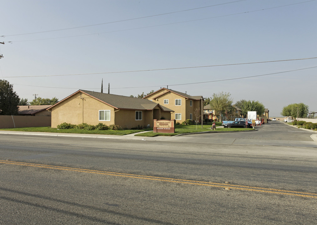 Weedpatch Country Apartments in Lamont, CA - Foto de edificio