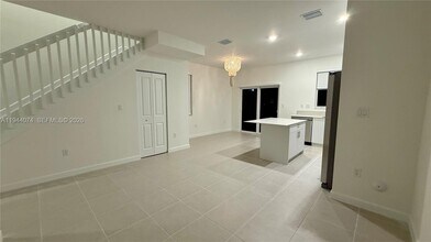 2617 SE 27th Dr in Homestead, FL - Building Photo - Building Photo