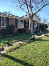 5204 Roman Dr in Louisville, KY - Foto de edificio - Building Photo