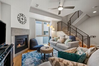 1821 Irving St in Denver, CO - Building Photo - Building Photo