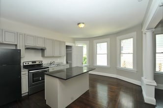 3309 W 8th St in Cincinnati, OH - Building Photo - Building Photo