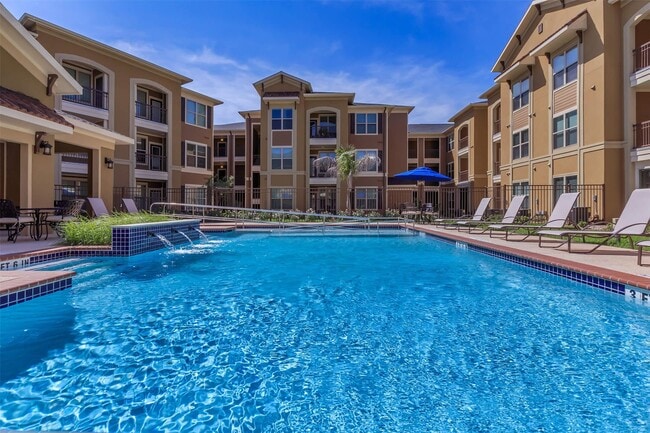 1430 Mile 6 1/2 W in Weslaco, TX - Building Photo - Building Photo