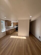 3948 S Brandon St, Unit B in Seattle, WA - Building Photo - Building Photo