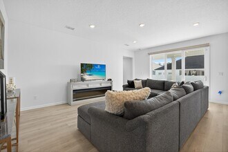 2113 Featheredge Wy in Middleburg, FL - Building Photo - Building Photo