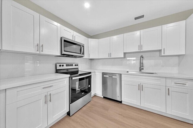 5324 NW 1st Ave in Fort Lauderdale, FL - Building Photo - Building Photo