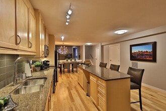 10154-10103 103 St NW, Unit SI FL2-ID1438817P in Edmonton, AB - Building Photo - Building Photo