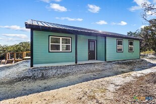380 Brushy Crk Trl in Bandera, TX - Building Photo