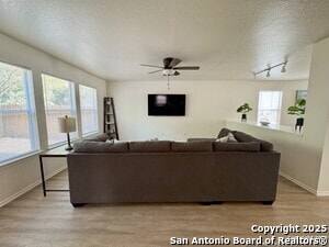 156 Booker Palm in San Antonio, TX - Foto de edificio - Building Photo