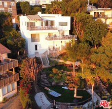 2977 Seabreeze Dr in Malibu, CA - Building Photo - Building Photo