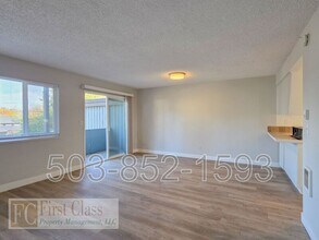 12345 SW Hall Blvd in Portland, OR - Building Photo - Building Photo