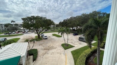 6097 Balboa Cir in Boca Raton, FL - Building Photo - Building Photo