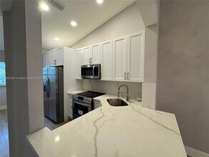 2173 NW 78th Ave, Unit 205 in Pembroke Pines, FL - Building Photo - Building Photo