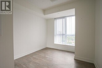 7-3107 Mabelle Ave in Toronto, ON - Building Photo - Building Photo