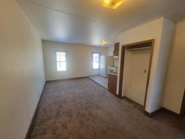 425 S 6th St in Stoughton, WI - Building Photo - Building Photo