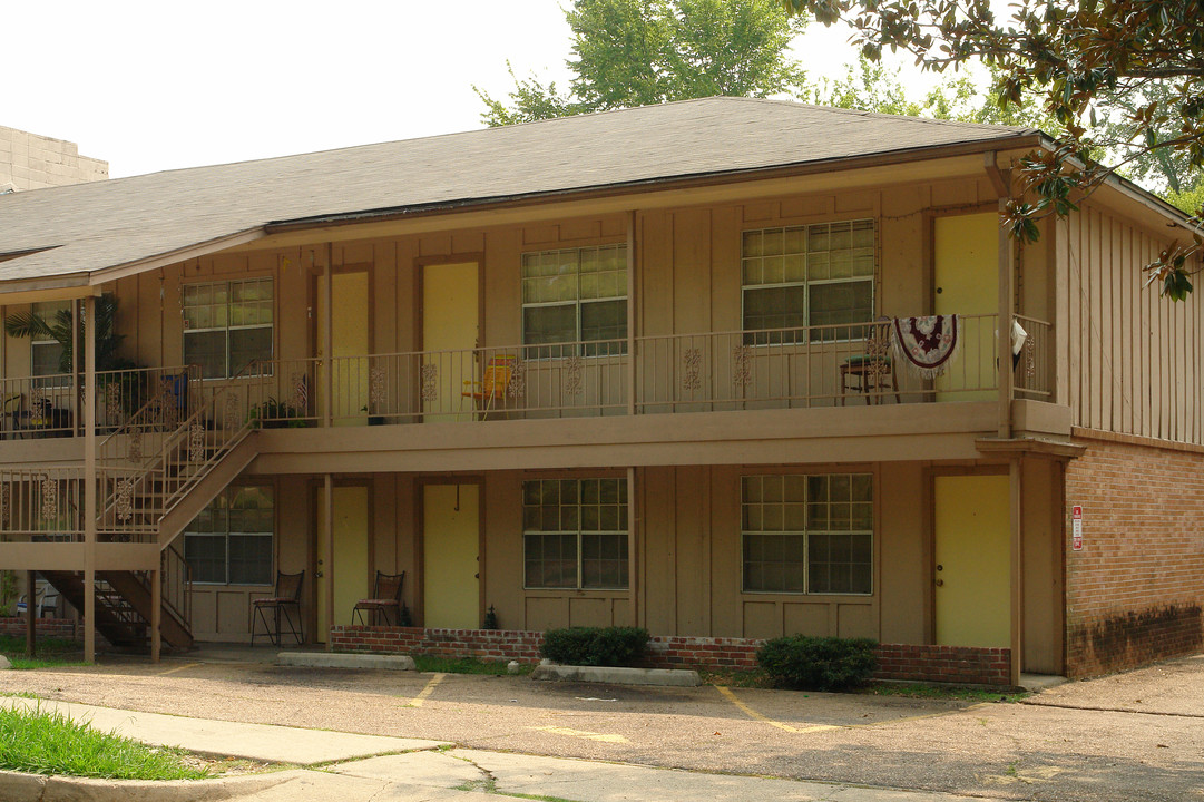 Crescent Corner in Jackson, MS - Building Photo