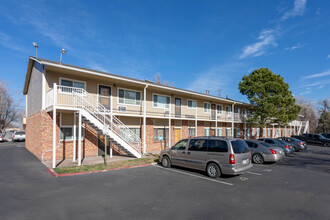 Cherry Tree Apartments in Denver, CO - Building Photo - Building Photo