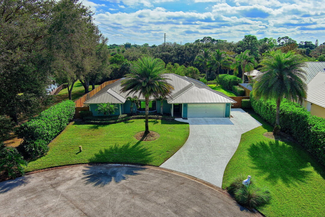 18246 River Oaks Cir in Jupiter, FL - Building Photo