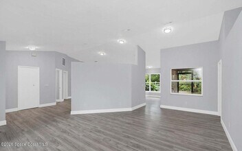 614 Elmont St NW in Palm Bay, FL - Building Photo - Building Photo