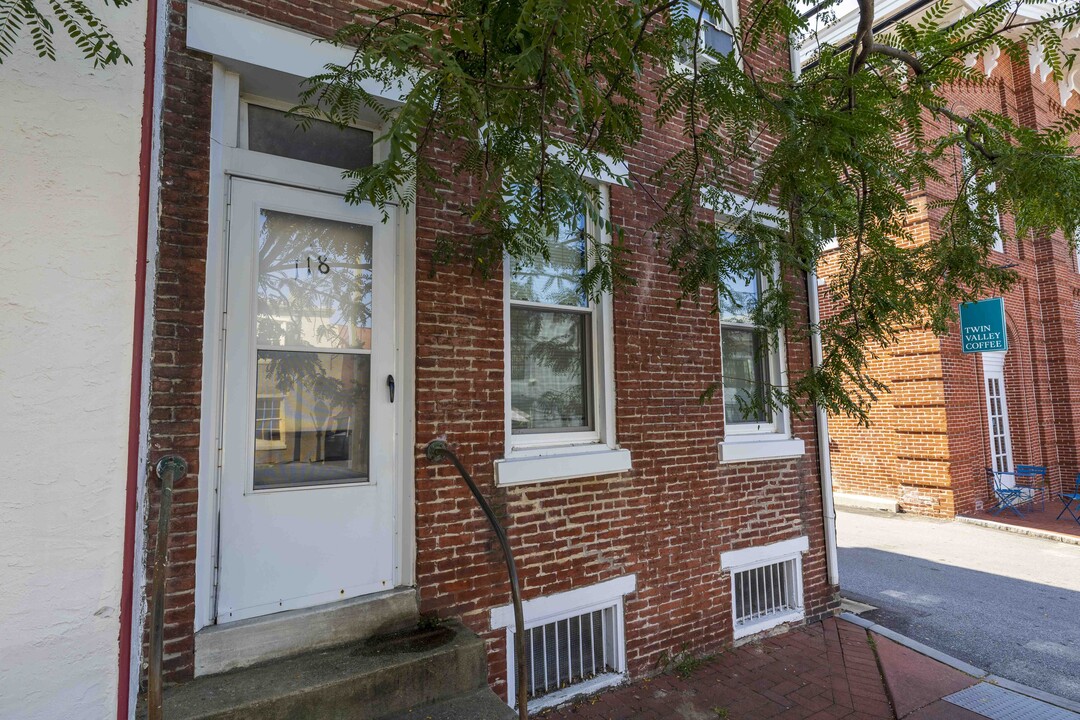 118 N Church St in West Chester, PA - Building Photo