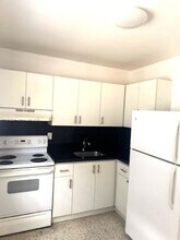 644 SW 10th St in Miami, FL - Foto de edificio - Building Photo