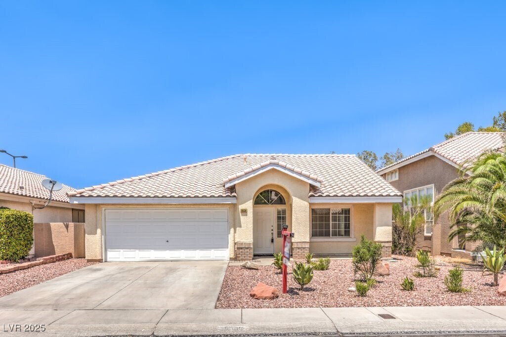 9036 Dove River Rd in Las Vegas, NV - Building Photo