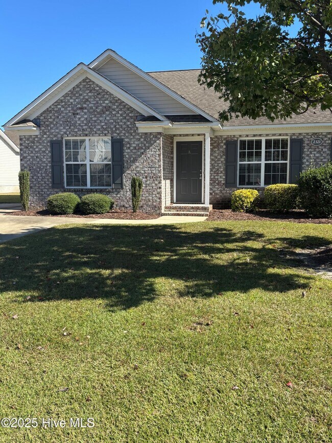 2321 Sadler Dr in Winterville, NC - Building Photo - Building Photo
