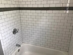 4420 Forest Ave, Unit 1R in Brookfield, IL - Building Photo - Building Photo