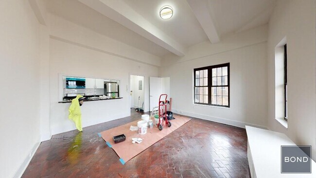 160 W 73rd St in New York, NY - Building Photo - Building Photo