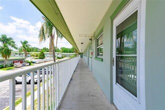 1433 S Belcher Rd in Clearwater, FL - Building Photo - Building Photo