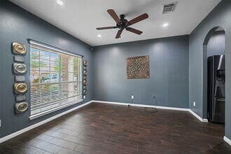 21007 Twila Springs Dr in Houston, TX - Foto de edificio - Building Photo