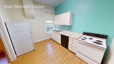 30 E Hollister St in Cincinnati, OH - Building Photo - Building Photo