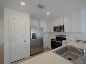 337 Rancho Del Cielo Lp in Jarrell, TX - Building Photo