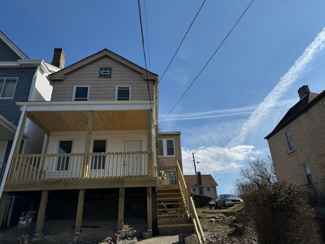 property at 833 Estella Ave