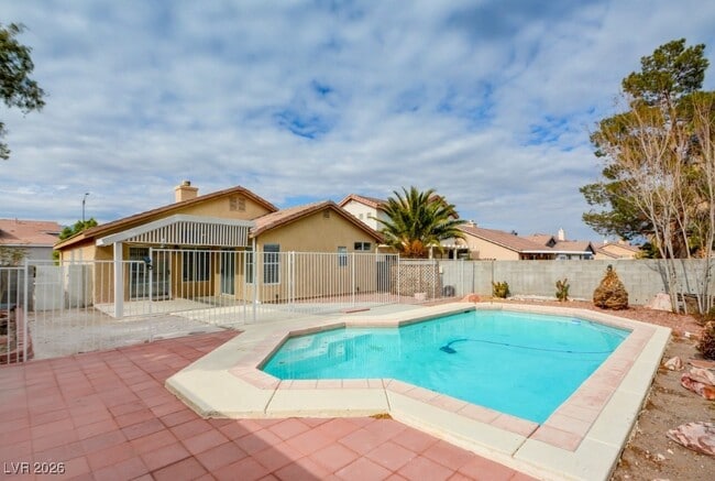 2300 Steinke Ln in Las Vegas, NV - Building Photo - Building Photo