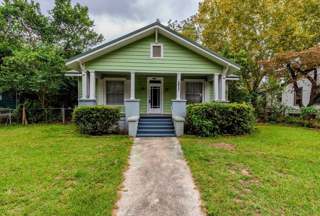 2064 Ellis St in Augusta, GA - Building Photo