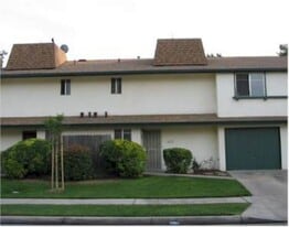 4835 N Winery Cir in Fresno, CA - Building Photo