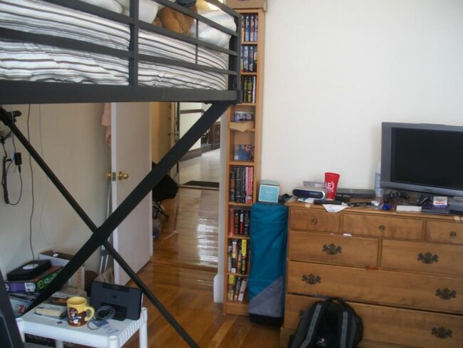 856 Beacon St, Unit 12 in Boston, MA - Foto de edificio - Building Photo