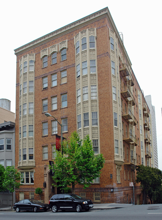 Martinique Apartments in San Francisco, CA - Building Photo