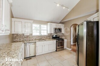 613 Valley View in Raymore, MO - Building Photo - Building Photo