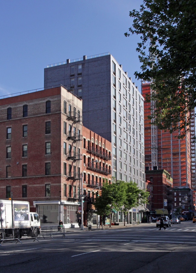Port 10 in New York, NY - Building Photo - Building Photo