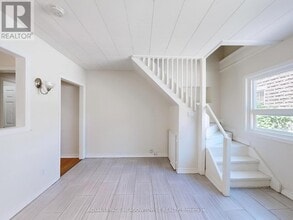 12 Wesleyan St in Halton Hills, ON - Building Photo - Building Photo