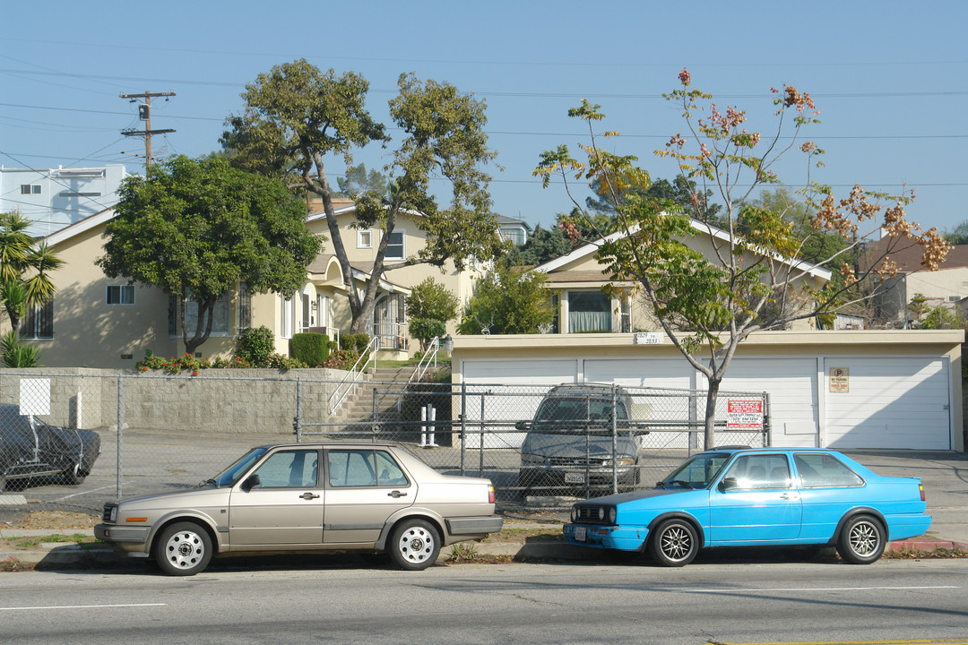 2829-2833 Rowena Ave in Los Angeles, CA - Building Photo