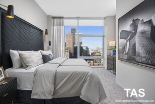 200 E Illinois St in Chicago, IL - Building Photo