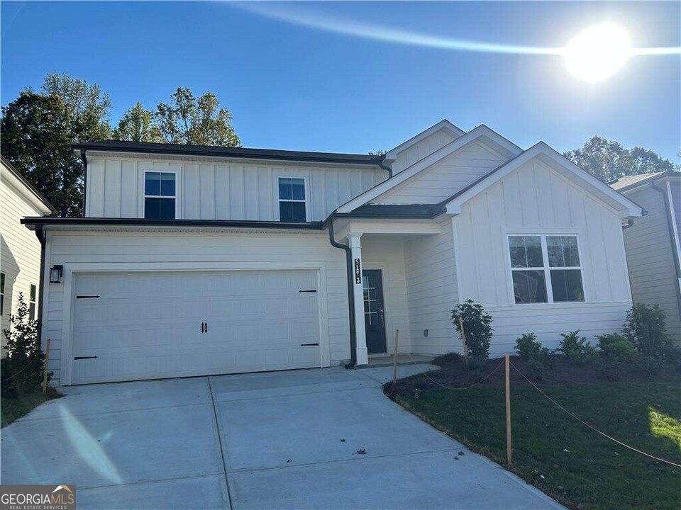 5173 Un Hts Wy in Flowery Branch, GA - Building Photo