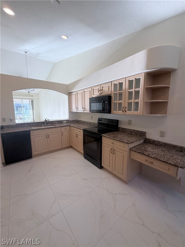 property at 8220 Ibis Cove Cir