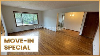 4530 SE Cesar Estrada Chavez Blvd in Portland, OR - Building Photo