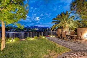 105 Fountainhead Cir in Henderson, NV - Building Photo - Building Photo